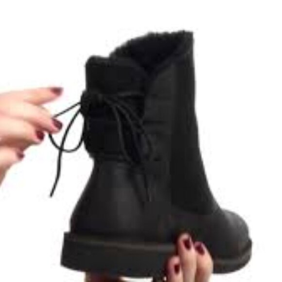 UGG Black Winter Boots with Fuzzy Lining - Picture 2 of 9